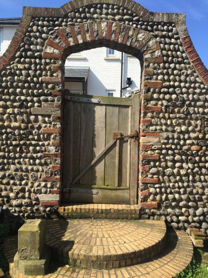 Copper'S Cottage Sheringham Exterior photo