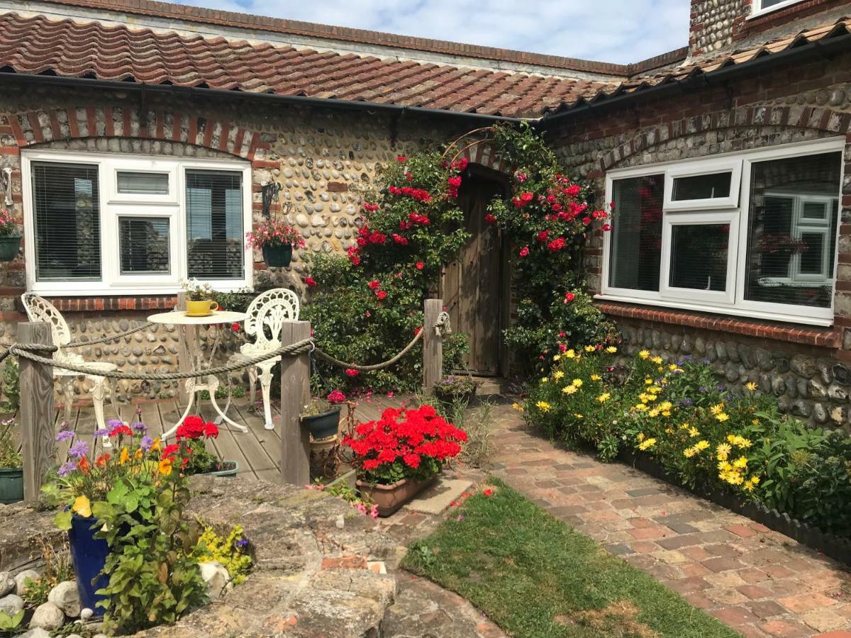 Copper'S Cottage Sheringham Exterior photo